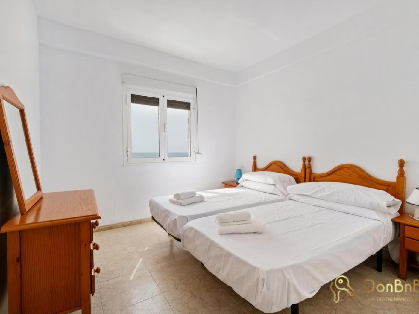 Apartamento Con Piscina En La Primera Linea De Playa De Fuengirola Oda fotoğraf