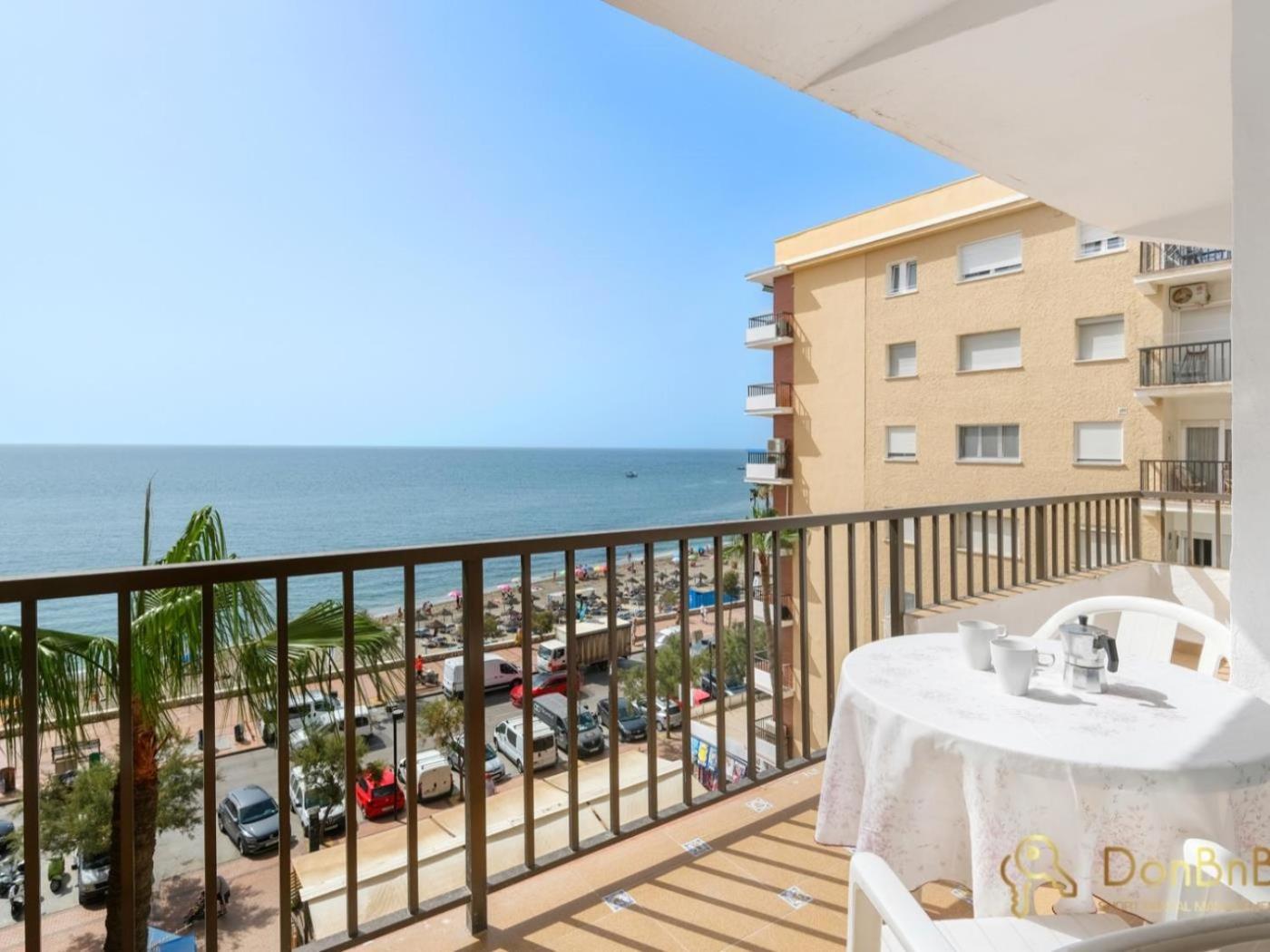 Apartamento Con Piscina En La Primera Linea De Playa De Fuengirola Oda fotoğraf