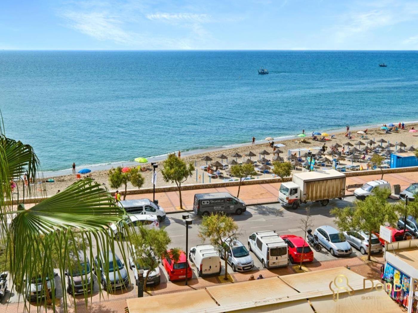 Apartamento Con Piscina En La Primera Linea De Playa De Fuengirola Oda fotoğraf