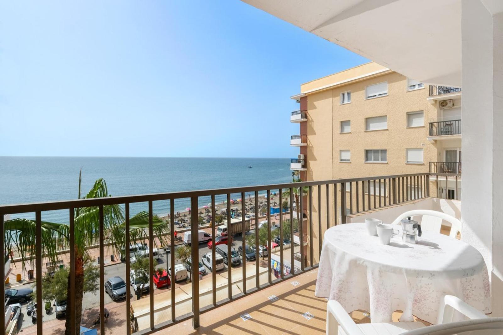 Apartamento Con Piscina En La Primera Linea De Playa De Fuengirola Dış mekan fotoğraf