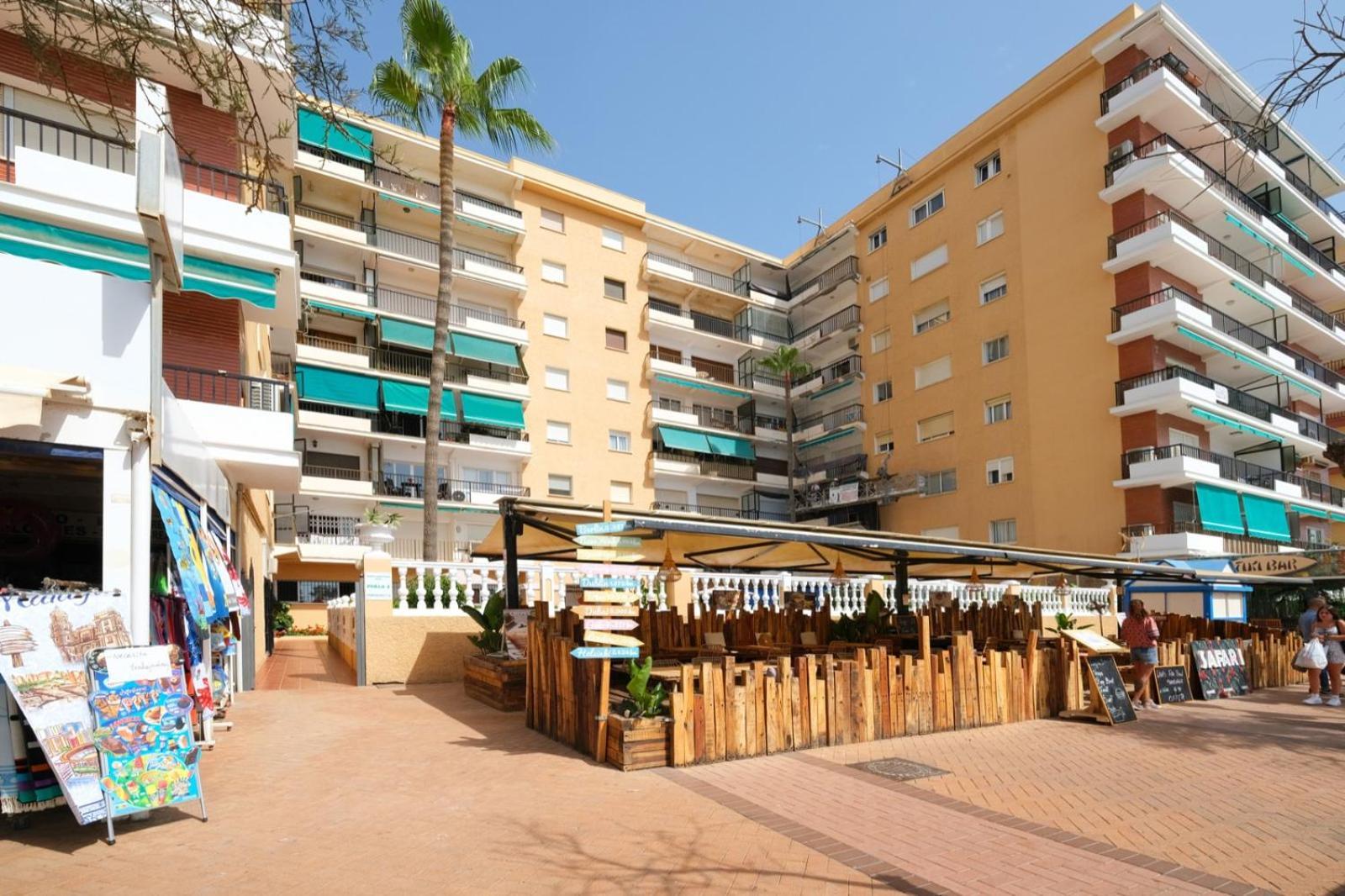Apartamento Con Piscina En La Primera Linea De Playa De Fuengirola Dış mekan fotoğraf