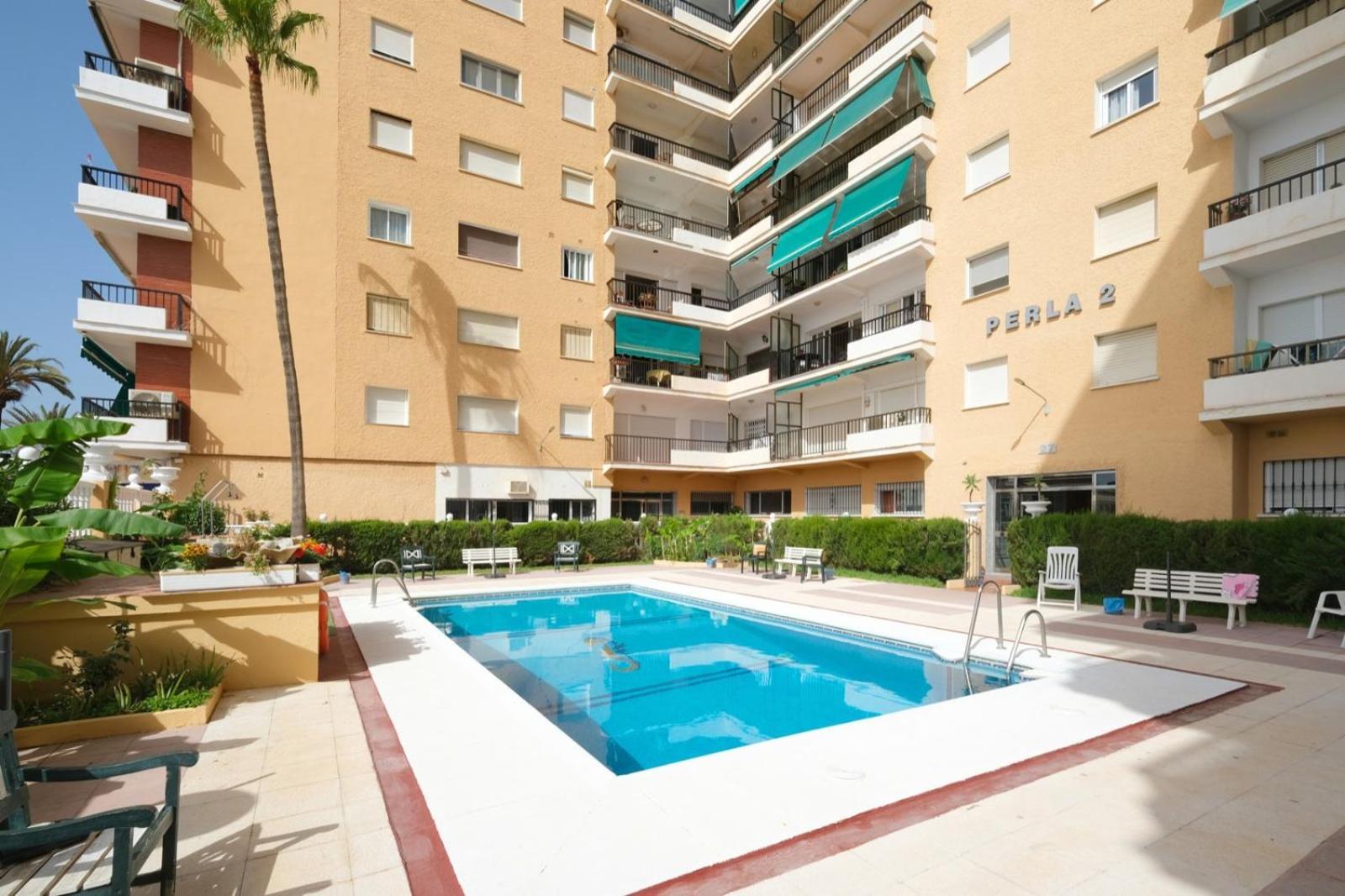 Apartamento Con Piscina En La Primera Linea De Playa De Fuengirola Dış mekan fotoğraf